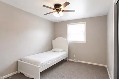 1046 Wilshire Drive, Youngstown, OH 44511 - Photo 11