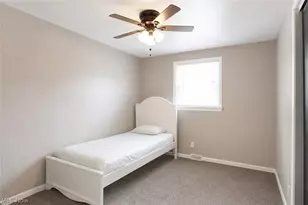 1046 Wilshire Dr, Youngstown, OH 44511 - Photo 11
