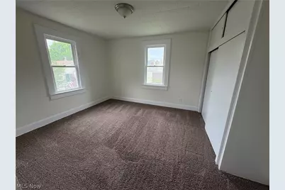 945 Davis Street, Akron, OH 44310 - Photo 7
