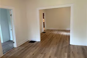 945 Davis St, Akron, OH 44310 - Photo 3