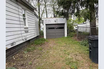 945 Davis Street, Akron, OH 44310 - Photo 11