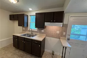 945 Davis St, Akron, OH 44310 - Photo 5