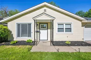1074 E 168th St, Loveland, OH 44110 - Photo 3