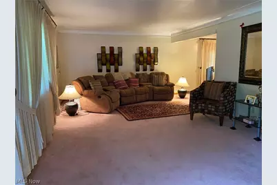 19601 Mayfair Lane, Warrensville Heights, OH 44128 - Photo 3