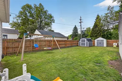 2258 E 290th Street, Wickliffe, OH 44092 - Photo 7