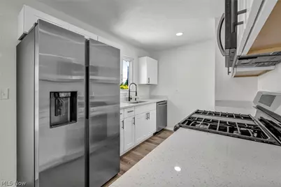 15424 Holland Road, Brook Park, OH 44142 - Photo 5