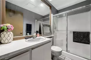 21903 Meadows Edge Ln, Strongsville, OH 44149 - Photo 25