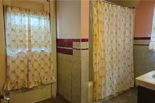 387 E York St, Akron, OH 44310 - Photo 11