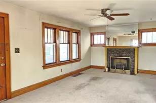 387 E York St, Akron, OH 44310 - Photo 9
