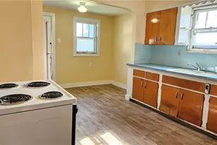 387 E York St, Akron, OH 44310 - Photo 5
