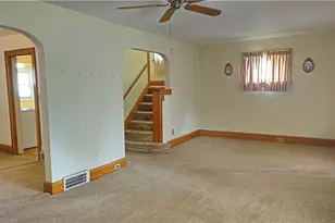 387 E York St, Akron, OH 44310 - Photo 9