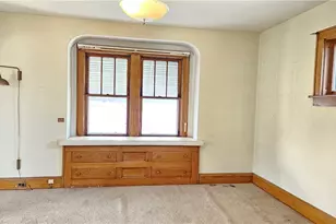 387 E York St, Akron, OH 44310 - Photo 7
