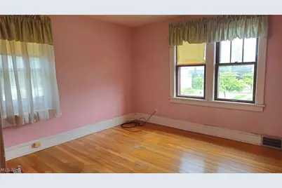 387 E York Street, Akron, OH 44310 - Photo 15
