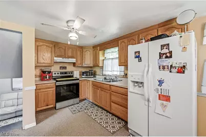 42033 Edward Circle, Columbiana, OH 44408 - Photo 3