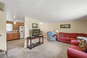 42033 Edward Cir, Columbiana, OH 44408 - Photo 9