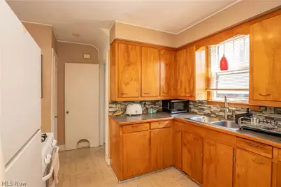 1002 29th Street NE, Canton, OH 44714 - Photo 11