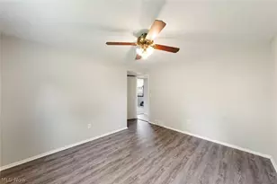 5565 Pin Oak Cir, Sheffield Village, OH 44054 - Photo 33