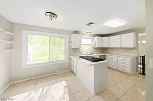 5565 Pin Oak Cir, Sheffield Village, OH 44054 - Photo 17
