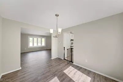 5565 Pin Oak Circle, Sheffield Village, OH 44054 - Photo 9