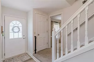 136 Blue Hill Ln, Fairlawn, OH 44333 - Photo 3