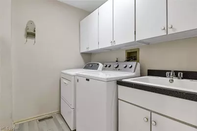 24 Nantucket Row, Rocky River, OH 44116 - Photo 21