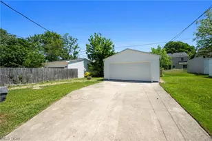 3659 Riedham Rd, Huber Heights, OH 44120 - Photo 35