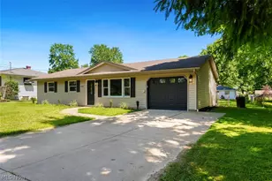 4542 Plumbrook Dr, Canfield, OH 44406 - Photo 3