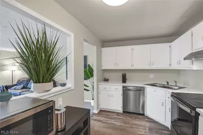 2021 King James Parkway #102, Westlake, OH 44145 - Photo 5
