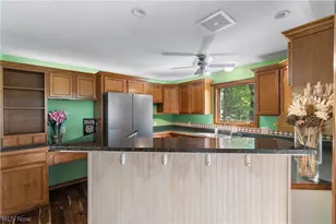 12678 Amber Cir NW, Uniontown, OH 44685 - Photo 5