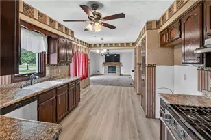 438 Hampton Dr, Elyria, OH 44035 - Photo 13