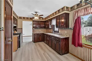 438 Hampton Dr, Elyria, OH 44035 - Photo 15