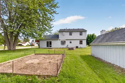 438 Hampton Drive, Elyria, OH 44035 - Photo 5