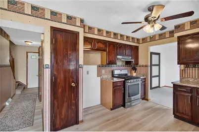 438 Hampton Drive, Elyria, OH 44035 - Photo 17