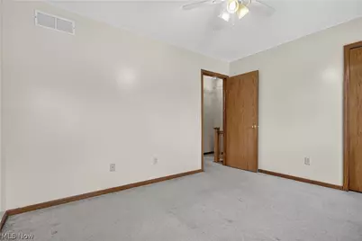 438 Hampton Drive, Elyria, OH 44035 - Photo 29