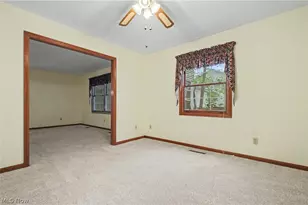 1344 Fox Run Ct, Youngstown, OH 44512 - Photo 25