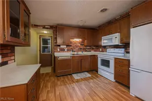 324 Lynn Cir NW, Canton, OH 44708 - Photo 7