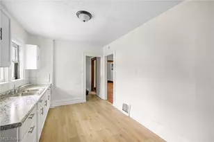 1390 Curtis St, Akron, OH 44301 - Photo 13