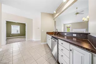 35 Gullybrook Ln, Willoughby Hills, OH 44094 - Photo 3