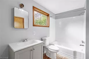 1396 Curtis St, Akron, OH 44301 - Photo 9