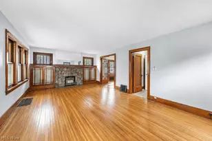 1396 Curtis St, Akron, OH 44301 - Photo 3