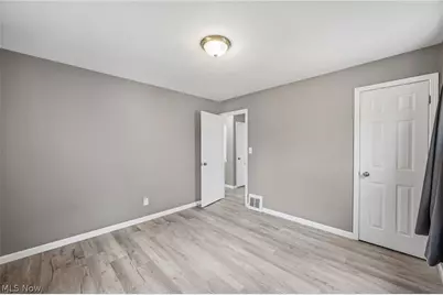468 E 305th Street, Willowick, OH 44095 - Photo 9
