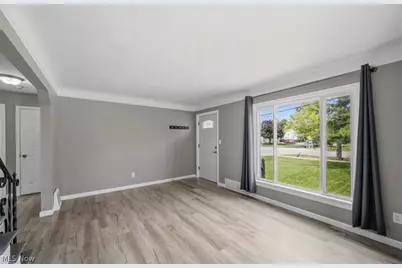 468 E 305th Street, Willowick, OH 44095 - Photo 7
