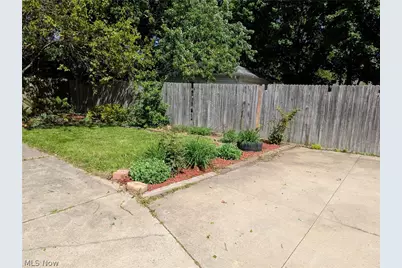 876 Avon Street, Akron, OH 44310 - Photo 29