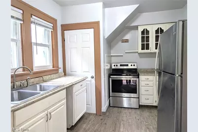 876 Avon Street, Akron, OH 44310 - Photo 7
