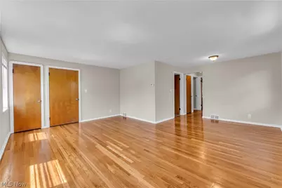 20571 Lake Shore Boulevard #2/UP, Euclid, OH 44123 - Photo 5