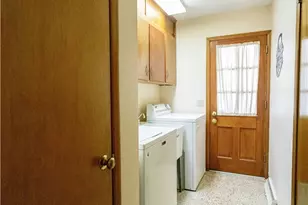 1009 Fair Oaks Ave SW, North Canton, OH 44720 - Photo 39