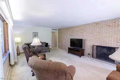 1009 Fair Oaks Avenue SW, North Canton, OH 44720 - Photo 17