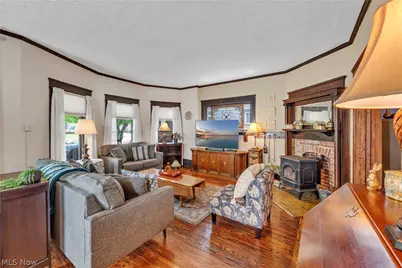 132 6th Street NW, Barberton, OH 44203 - Photo 7