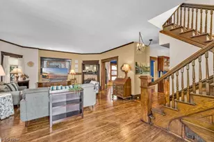 132 6th St NW, Barberton, OH 44203 - Photo 3