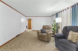 107 Laurel Dr, Weirton, WV 26062 - Photo 11